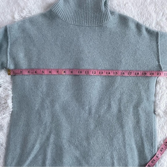 Sweaty Betty | Elevate Mountain Wool / Yak Turtleneck Sweater - Picture 6 of 10